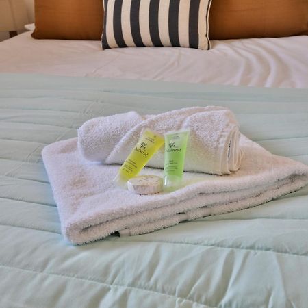 Stayright 2 Bed Beach House With Private Parking- Next To Barry Beach And Jackson Bay エクステリア 写真