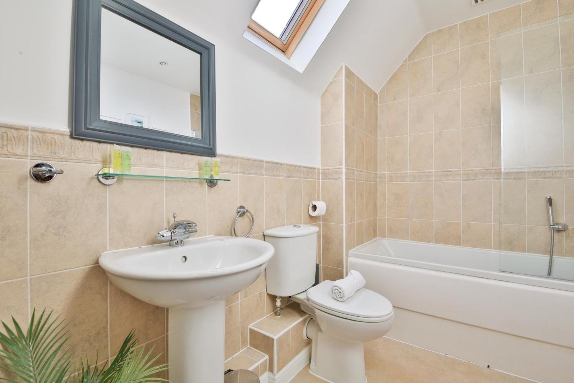 Stayright 2 Bed Beach House With Private Parking- Next To Barry Beach And Jackson Bay エクステリア 写真